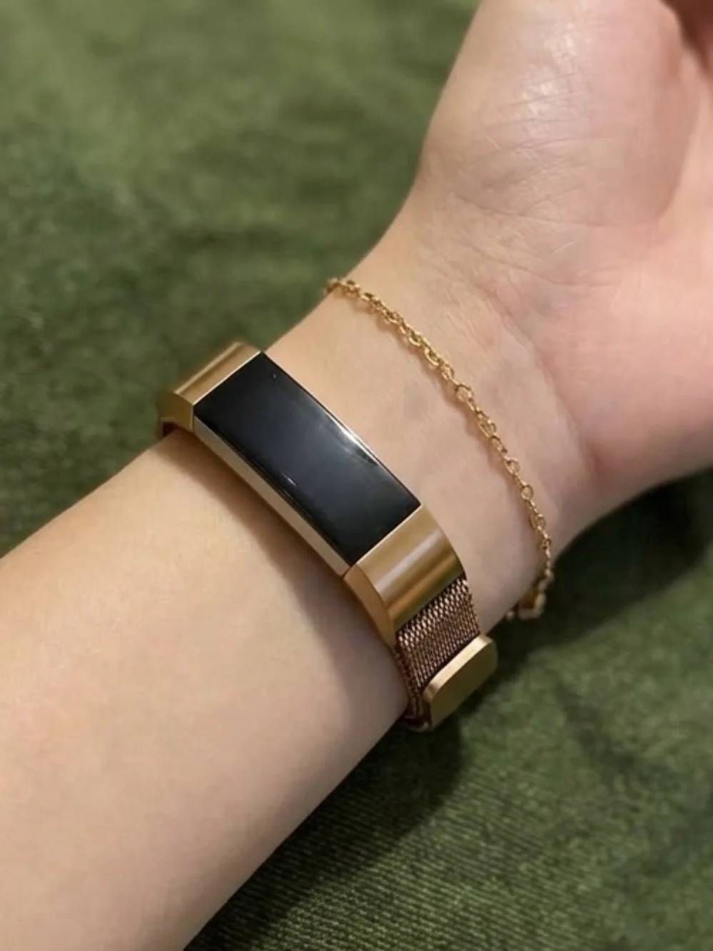 fitbit Rose Gold Metal Mesh Band Smart Tracker with Black Display